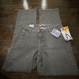 Lee midrise ultra stretch bootcut jeans NWT Size 10